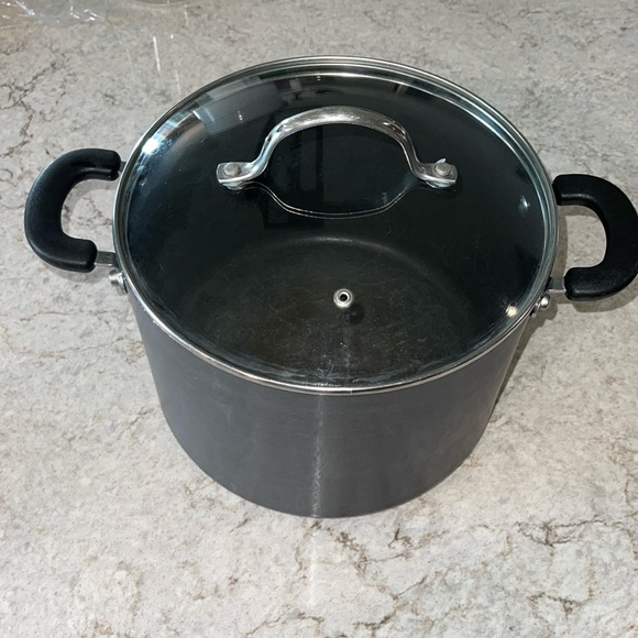 Pampered Chef Hard Anodized 8 qt Stockpot w/ Glass Lid Professional Cookware pan - Picture 1 of 9